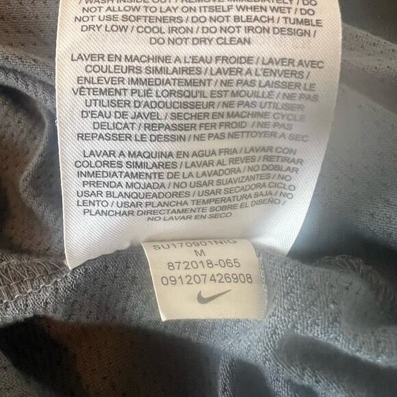 NIKE- Men’s Athletic Running Short Sleeve Shirt - Picture 8 of 12